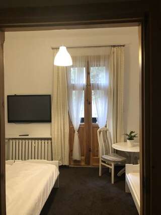 Отели типа «постель и завтрак» Willa Poręba Шклярска-Поремба Трехместный номер с собственной ванной комнатой-5